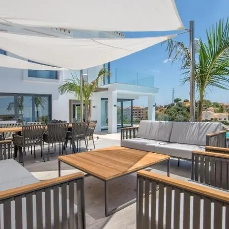 Sunrise 7bedrooms By Lodgerstrip Budget Holidays Vila *