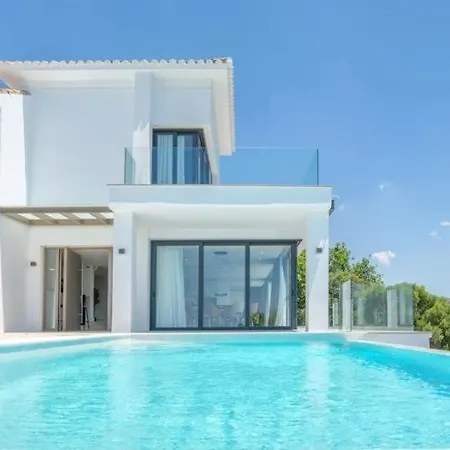 Sunrise 7bedrooms By Lodgerstrip Budget Holidays Vila Marbella