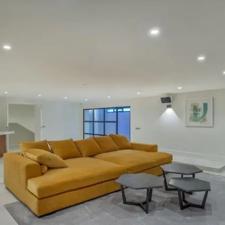 Sunrise 7bedrooms By Lodgerstrip Budget Holidays Villa Marbella