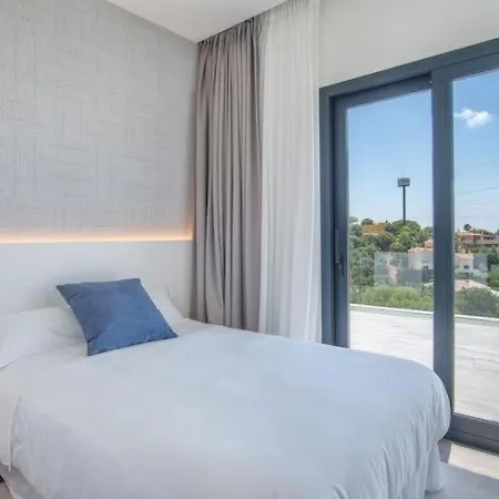 Sunrise 7bedrooms By Lodgerstrip Budget Holidays