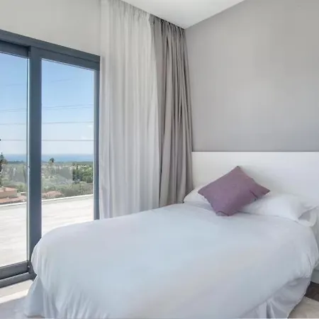 Sunrise 7bedrooms By Lodgerstrip Budget Holidays Villa